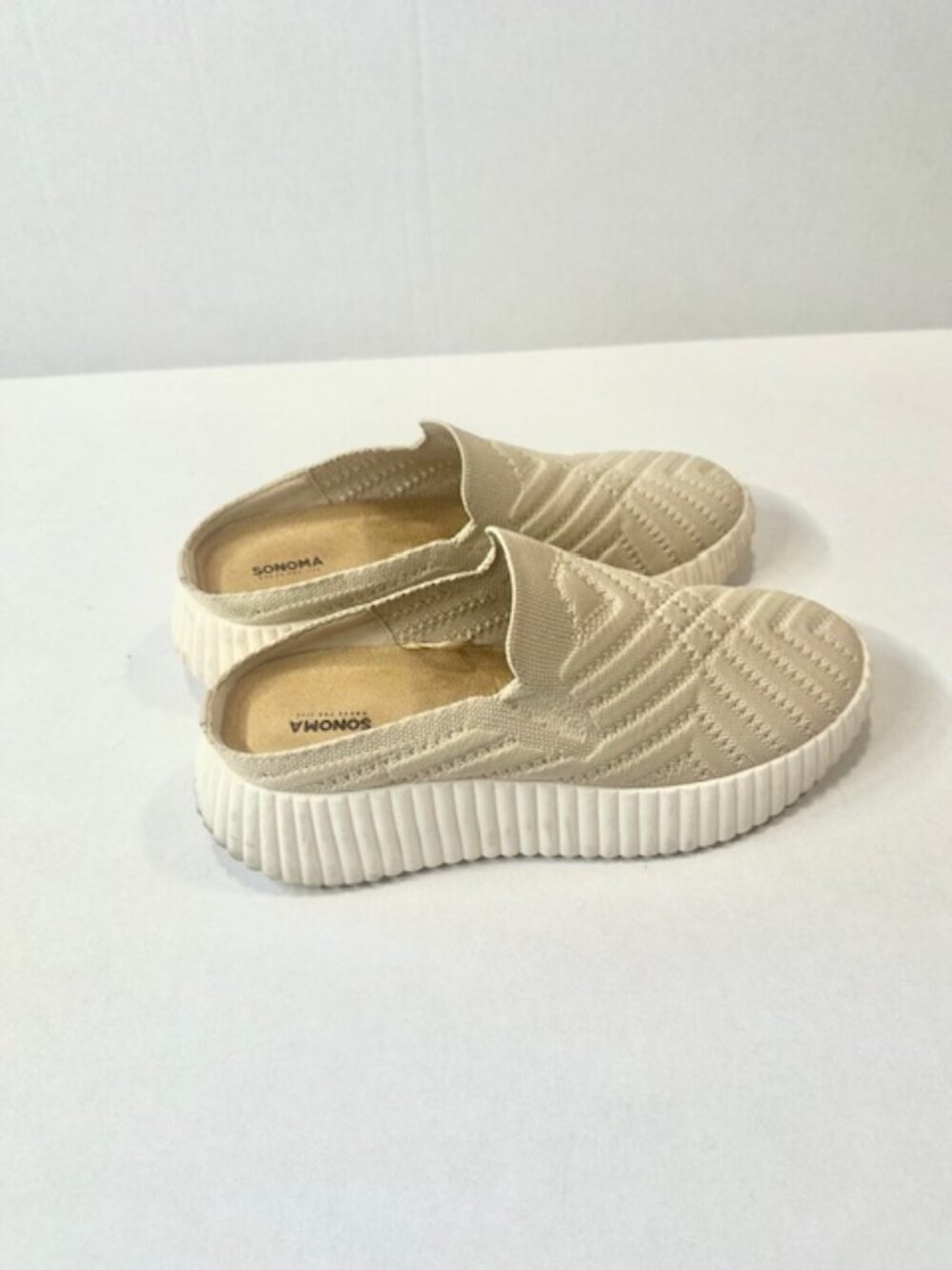 Sonoma Womens Slip-On Comfort Shoes Knit Design Padded Platform Heel Taupe 8.5 - Picture 2 of 9